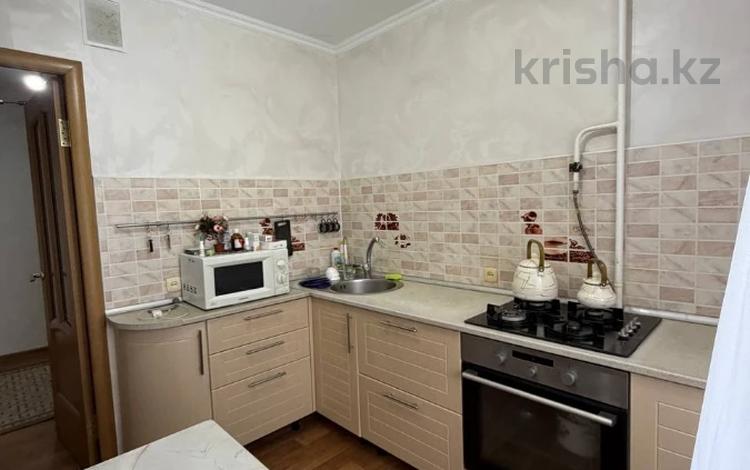 3-комнатная квартира · 67.7 м² · 4/5 этаж, мкр 8, Братьев Жубановых за 22 млн ₸ в Актобе — фото 2