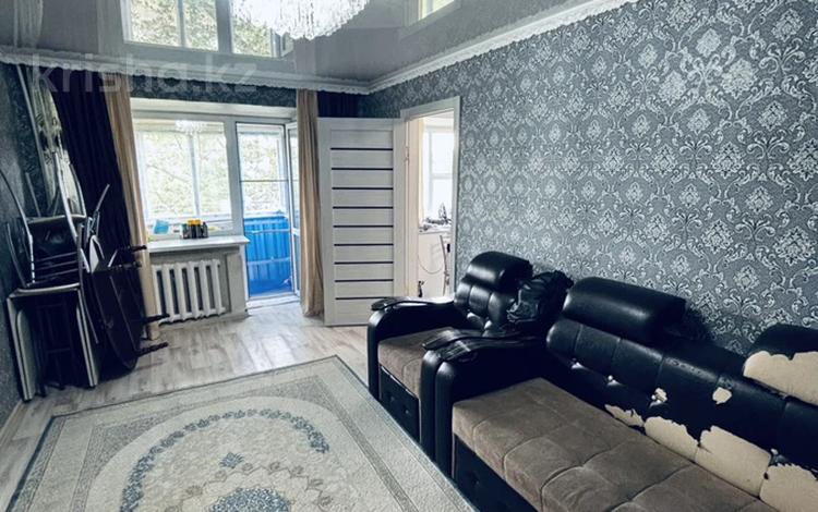 2-бөлмелі пәтер · 44 м² · 4/5 қабат, 12-шағынаудан 51, бағасы: 10.4 млн ₸ в Караганде, Алихана Бокейханова р-н — фото 2