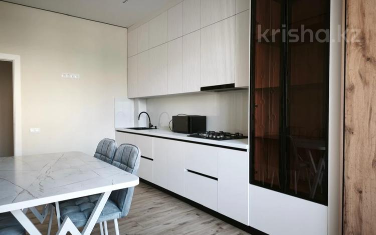 2-комнатная квартира · 76 м² · 2/9 этаж, мкр. Алтын орда 62 за 350 000 ₸ в Актобе — фото 2