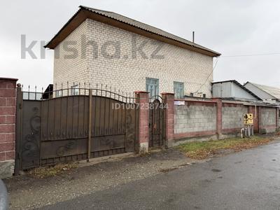 Отдельный дом · 5 комнат · 170 м² · 10 сот., Аманжолова 1 — Магазин Роза за 21 млн 〒 в Талдыкоргане, военный городок Улан
