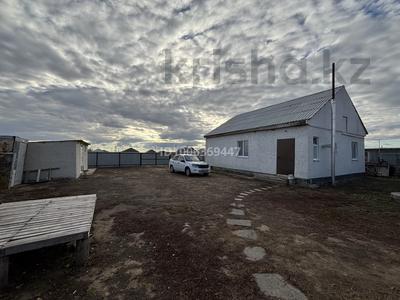 Отдельный дом · 3 комнаты · 72 м² · 5 сот., Аксуат 54/1 — Школа, садик рядом за 13 млн 〒 в Аксае