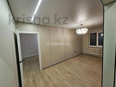 2-комнатная квартира · 43 м² · 4/4 этаж, мкр №2 1 за 30 млн 〒 в Алматы, Ауэзовский р-н