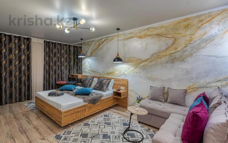 1-комнатная квартира · 40 м² · 3/5 этаж, Туркестанская Плаза 2/5 — Байтурсынова за 17 000 〒 в Шымкенте, Аль-Фарабийский р-н — фото 2