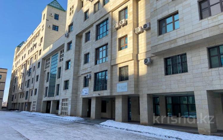 4-комнатная квартира · 161.2 м² · 3/6 этаж, Кабанбай Батыра 13 за 111.1 млн ₸ в Астане, Есильский р-н — фото 2