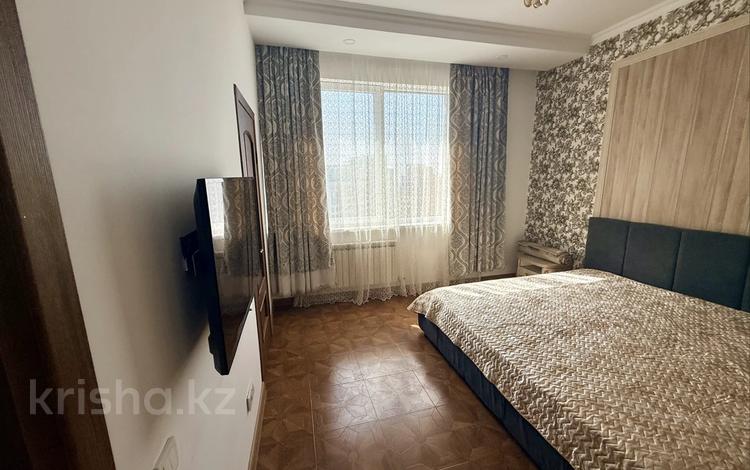 3-бөлмелі пәтер · 130 м² · 19/21 қабат, Аль-Фараби — Аль-Фараби-Желтоксан, бағасы: 130 млн ₸ в Алматы, Бостандыкский р-н — фото 2
