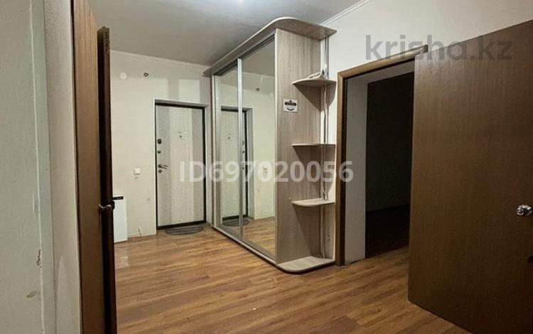 3-комнатная квартира, 77 м², 1/8 этаж помесячно, Бокенбай батыр 155/7 — Аэропорт