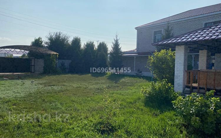 Жеке үй · 4 бөлме · 258 м² · 10 жүзд., Абыл Таракулы, бағасы: 65 млн ₸ в Актобе, жилой массив Юго-Запад-1 — фото 2