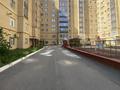 3-комнатная квартира · 100 м² · 10/10 этаж · помесячно, Алии Молдагуловой 30б за 450 000 〒 в Актобе — фото 15