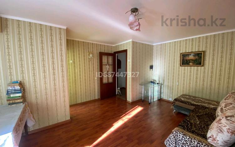 2-комнатная квартира, 42 м², 2/5 этаж, Ак.Сатпаева 35 за 16 млн 〒 в Павлодаре — фото 2