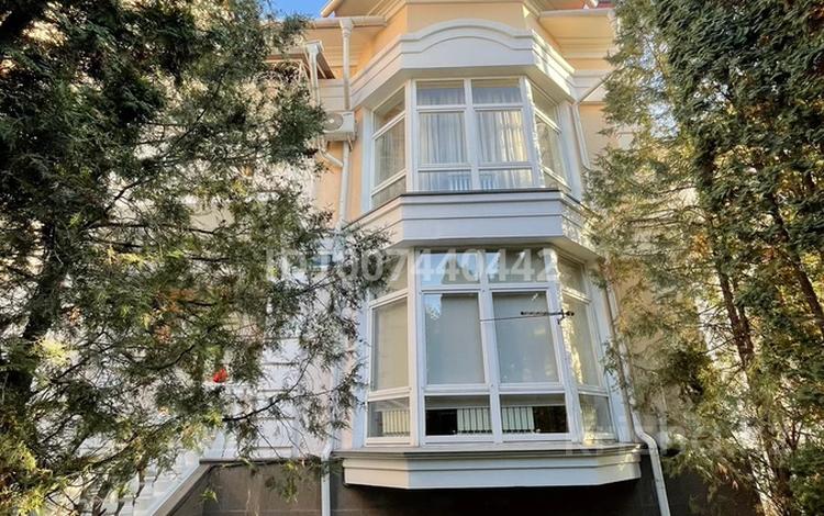 Отдельный дом · 6 комнат · 410 м², Достык — Достык - Курмет за ~ 3 млн 〒 в Алматы, Медеуский р-н — фото 2