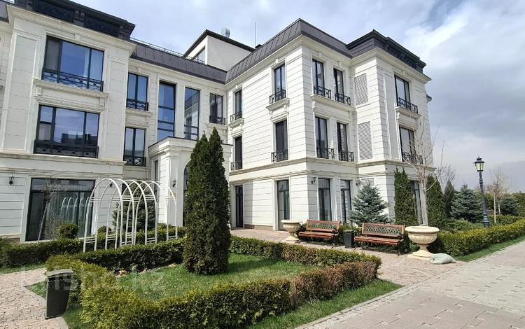 4-комнатная квартира · 200 м² · 1/3 этаж · помесячно, Аскарова 55/1 к1 за 1.8 млн 〒 в Алматы, Бостандыкский р-н — фото 57