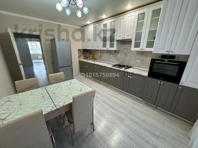 3-комнатная квартира · 93 м² · 3/9 этаж, Скоробогатова 65/1 за 350 000 ₸ в Уральске
