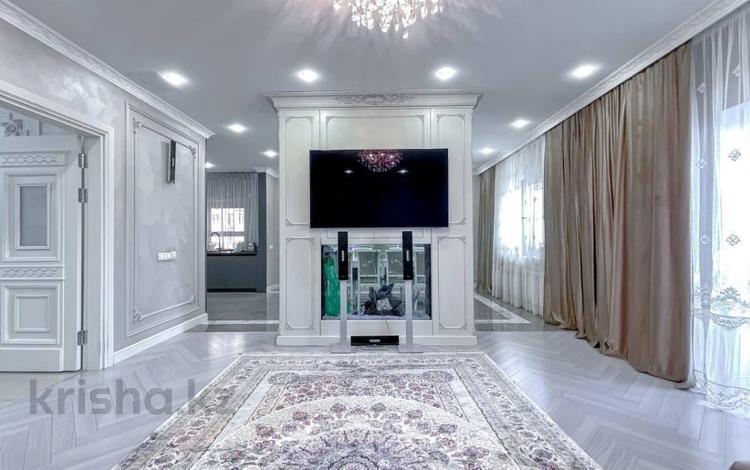 4-комнатная квартира · 200 м² · 7/10 этаж, Бузурбаева — дизайнерский евроремонт за 235 млн ₸ в Алматы, Медеуский р-н — фото 2