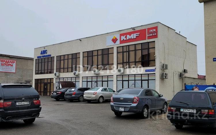 Офисы, общепит, медцентры и аптеки, образование, развлечения, кабинеты и рабочие места, студии · 250 м² за 650 000 〒 в Таразе — фото 2