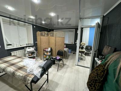 Пәтерлер в Костанайской обл.: 1-бөлмелі пәтер · 30.7 м² · 1/5 қабат, Горняков — Напротив Прокуратуры, бағасы: 7.5 млн 〒 1-бөлмелі пәтер · 30.7 м² · 1/5 қабат, Горняков — Напротив Прокуратуры, бағасы: 7.5 млн 〒 в Рудном