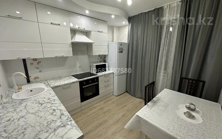 2-комнатная квартира · 60 м² · 3/14 этаж, мкр Шубар, Сарайшык 5 за 300 000 ₸ в Астане, Есильский р-н — фото 2