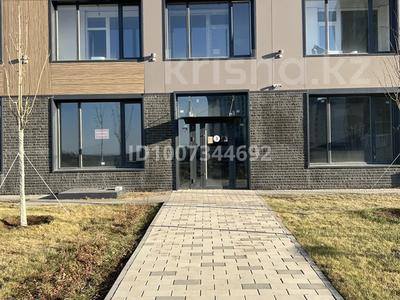 Еркін, кеңселер, дүкендер мен бутиктер, қоғамдық тамақтану орны, сұлулық салондары, монша, қонақ үй және демалыс орындары, медорталықтар мен дәріханалар, білім орталықтары, ойын-сауық · 80.93 м², бағасы: 87 млн 〒 в Астане, Нура р-н