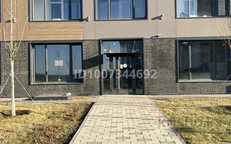 Еркін, кеңселер, дүкендер мен бутиктер, қоғамдық тамақтану орны, сұлулық салондары, монша, қонақ үй және демалыс орындары, медорталықтар мен дәріханалар, білім орталықтары, ойын-сауық · 80.93 м², бағасы: 87 млн 〒 в Астане, Нура р-н — фото 2