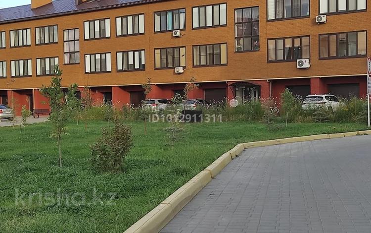 4-комнатная квартира · 256.7 м² · 2/3 этаж, Кайдауыл батыра участок 376 — Гипермаркет Дина за 95 млн ₸ в Актобе, жилой массив Заречный-2 — фото 2