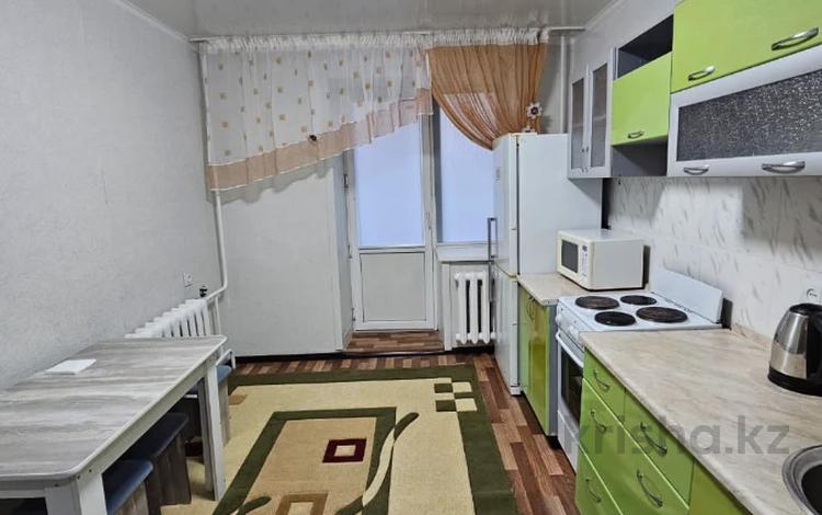 2-бөлмелі пәтер · 44 м² · 1/10 қабат, Бекхожина 9, бағасы: 140 000 ₸ в Павлодаре — фото 2