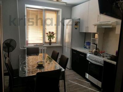 2-комнатная квартира · 55 м² · 3/5 этаж, 4 микр 2 за 17.5 млн 〒 в Аксае