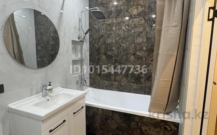 2-комнатная квартира · 48 м² · 2/9 этаж, мкр Нурсая, Абулхайр-хана 69 за 16 000 ₸ в Атырау — фото 2