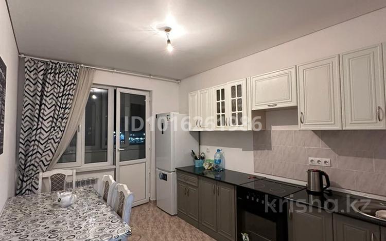 2-комнатная квартира · 60 м² · 4/12 этаж, Кошкарбаева 1142 за 250 000 ₸ в  — фото 2