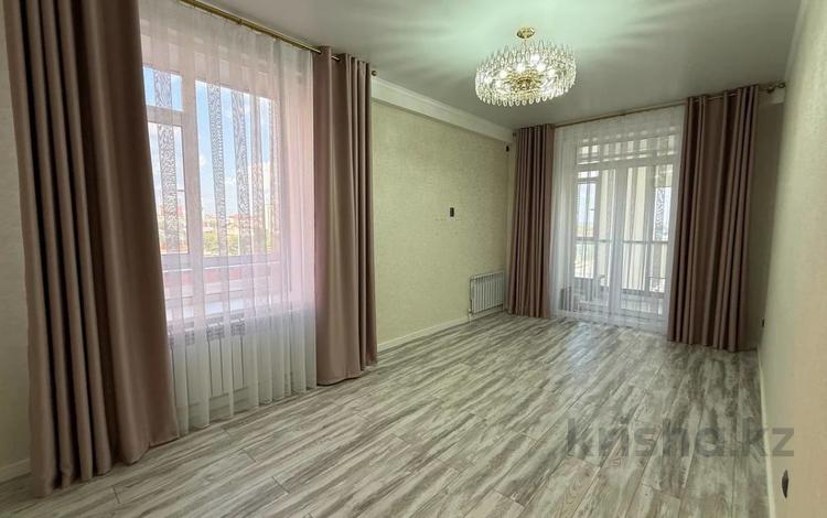 2-бөлмелі пәтер · 73 м² · 3/12 қабат, Абая, бағасы: 45 млн ₸ в Костанае — фото 2