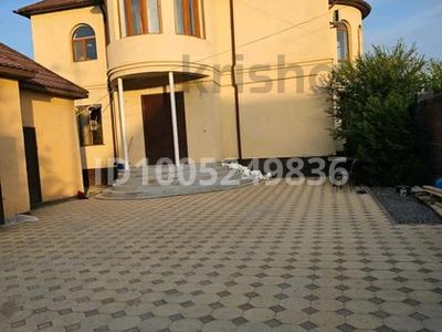 Отдельный дом · 8 комнат · 400 м², И.Шокай 71а — Алтынсарин за 1 млн 〒 в 