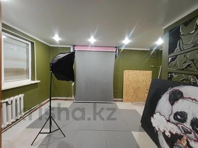 Офисы, магазины и бутики, медцентры и аптеки, образование, развлечения · 112 м² за 55 млн 〒 в Уральске