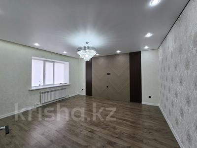 2-комнатная квартира · 94 м² · 5/5 этаж, мкр. Алтын орда, Мустафы Шокая 19г/2 — Досмухамедулы за 27.8 млн ₸ в Актобе