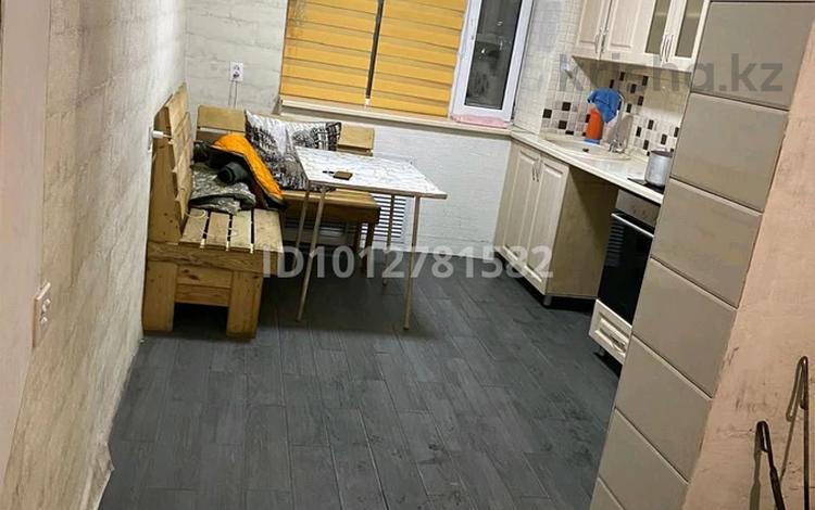 Часть дома · 4 комнаты · 82 м² · 5 сот., Пришахтинск, Пришахтинск, 22й микрорайон за 8 млн ₸ в Караганде, Алихана Бокейханова р-н — фото 2