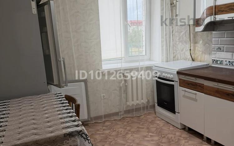 2-бөлмелі пәтер · 67 м² · 2/5 қабат, 10 микрорайон 29, бағасы: 150 000 ₸ в Аксае — фото 2
