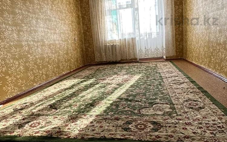 1-комнатная квартира, 32 м², 2/4 этаж, жетысу за ~ 8.2 млн 〒 в Талдыкоргане, мкр Жетысу — фото 2