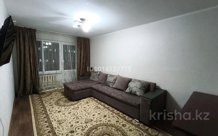 3-комнатная квартира · 63 м² · 3/5 этаж, мкр Достык — Казахстанская 106, центр за 220 000 ₸ в Талдыкоргане — фото 2