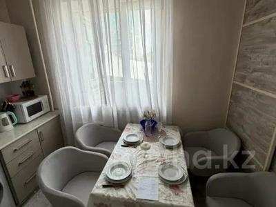 3-бөлмелі пәтер · 65 м² · 3/12 қабат, мкр Самал-2 — Мендикулова, бағасы: 63 млн ₸ в Алматы, Медеуский р-н