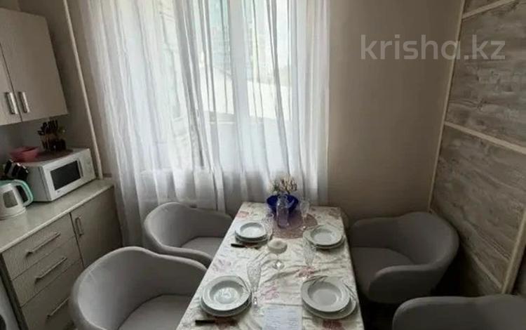 3-бөлмелі пәтер · 65 м² · 3/12 қабат, мкр Самал-2 — Мендикулова, бағасы: 63 млн ₸ в Алматы, Медеуский р-н — фото 4
