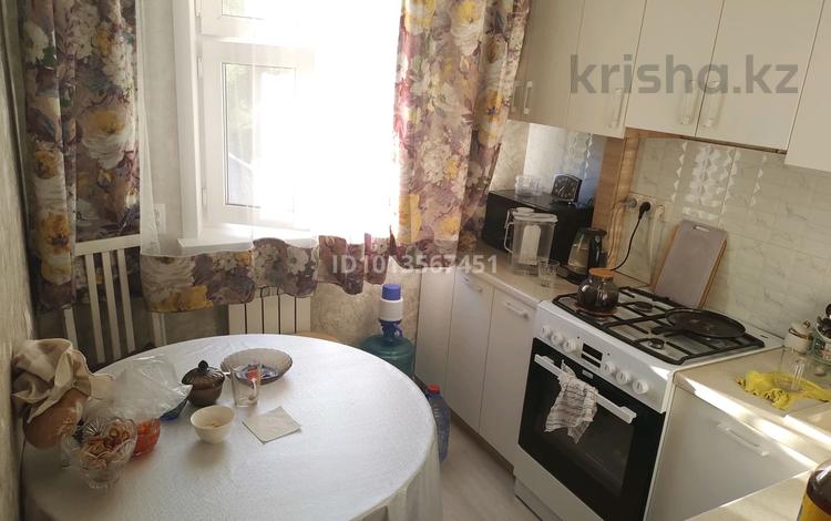 3-бөлмелі пәтер · 62 м² · 2/5 қабат, 27-шағынаудан, Мкр Юго-Восток, 27й микрорайон 6, бағасы: 23 млн ₸ в Караганде, Казыбек би р-н — фото 2