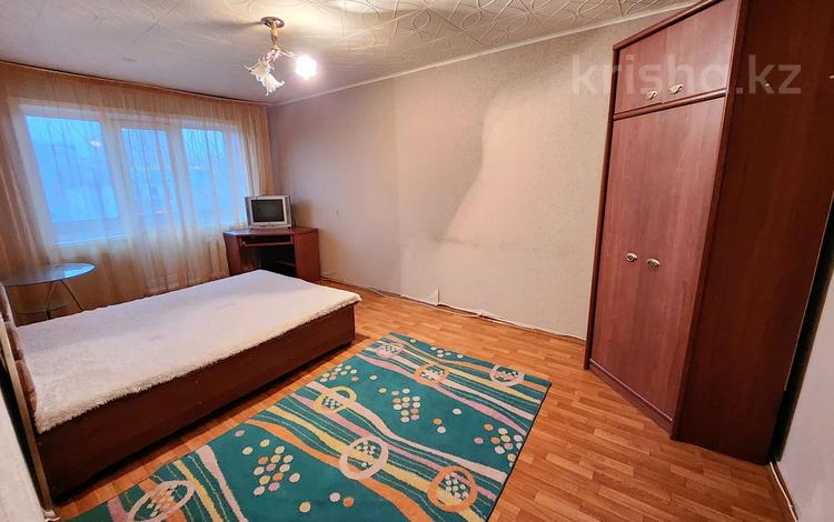 1-комнатная квартира, 33 м², 3/5 этаж помесячно, Мира 106 за 65 000 〒 в Темиртау — фото 2