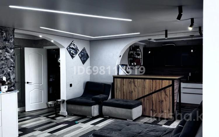 3-комнатная квартира · 85 м² · 9/9 этаж, мкр Юго-Восток, проспект республики 18 — Китайская Стена за 29 млн 〒 в Караганде, Казыбек би р-н — фото 2