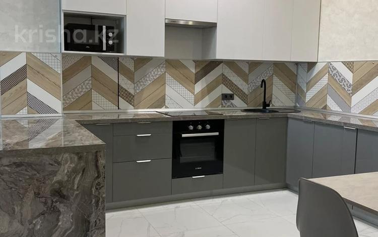 2-комнатная квартира · 80 м² · 4/12 этаж, Мкр. Самал-3 15 за 550 000 ₸ в Алматы, Медеуский р-н — фото 2