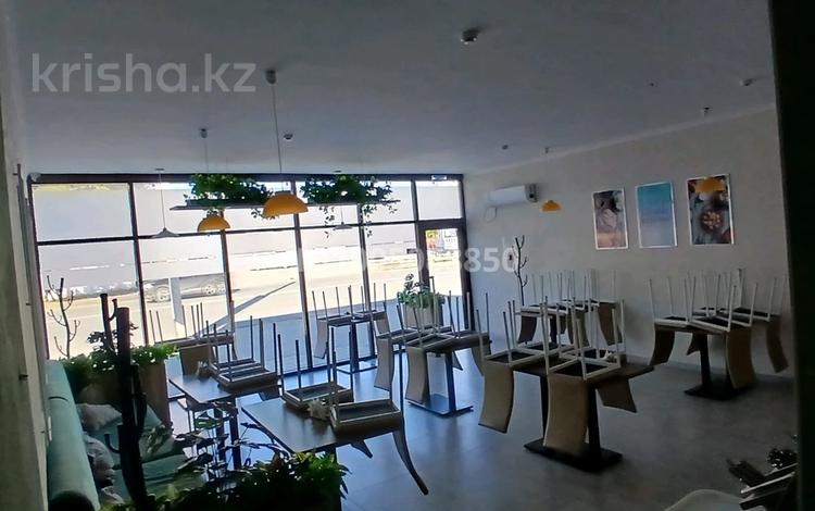 Еркін, кеңселер, дүкендер мен бутиктер, қоғамдық тамақтану орны, сұлулық салондары, медорталықтар мен дәріханалар, студиялар · 100 м², бағасы: 750 000 ₸ в Уральске — фото 8