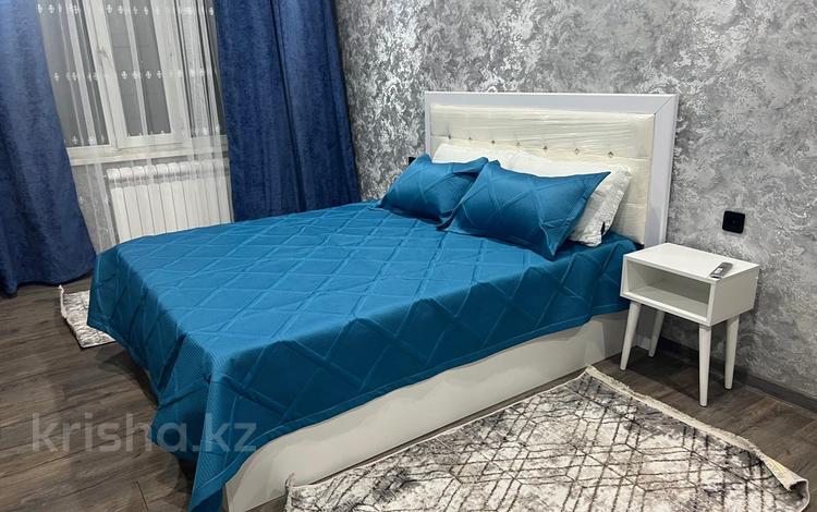 1-бөлмелі пәтер · 40 м² · 1/5 қабат, 11 ш/а., бағасы: 2 000 ₸ в Актобе, мкр 11 — фото 2