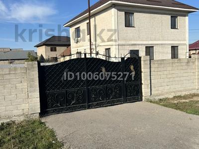 Отдельный дом · 7 комнат · 190 м² · 7 сот., мкр Альмерек — улица Закарпатская за 66.5 млн 〒 в Алматы, Турксибский р-н