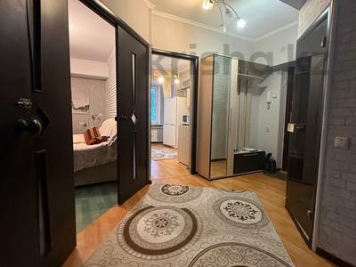 3-комнатная квартира · 62 м² · 2/9 этаж, мкр Самал-1 — Дворец школьников, Достык плаза за 56 млн 〒 в Алматы, Медеуский р-н