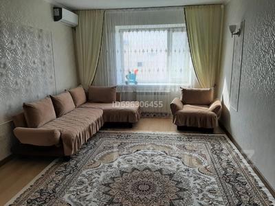 2-бөлмелі пәтер, 70 м², 4/5 қабат, мкр. Алтын орда, А.Молдагуловой 54а, бағасы: 30 млн 〒 в Актобе, мкр. Алтын орда