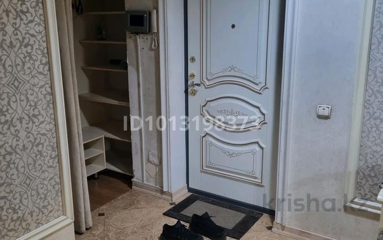 2-комнатная квартира · 95 м² · 4/11 этаж, мкр Жетысу-3 65 за 370 000 ₸ в Алматы, Ауэзовский р-н — фото 2