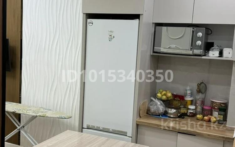 2-комнатная квартира · 40 м² · 1/9 этаж, мкр Шугыла, Жунисова 2/25 за 300 000 ₸ в Алматы, Наурызбайский р-н — фото 2