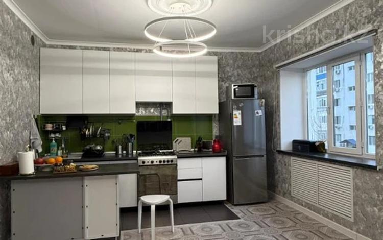 3-комнатная квартира · 69.8 м² · 2/5 этаж, мкр Нурсая 53 за 24.5 млн ₸ в Атырау — фото 2