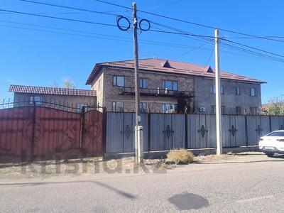 Отдельный дом · 7 комнат · 430 м² · 5 сот., Базарбаева за 65 млн 〒 в Талдыкоргане